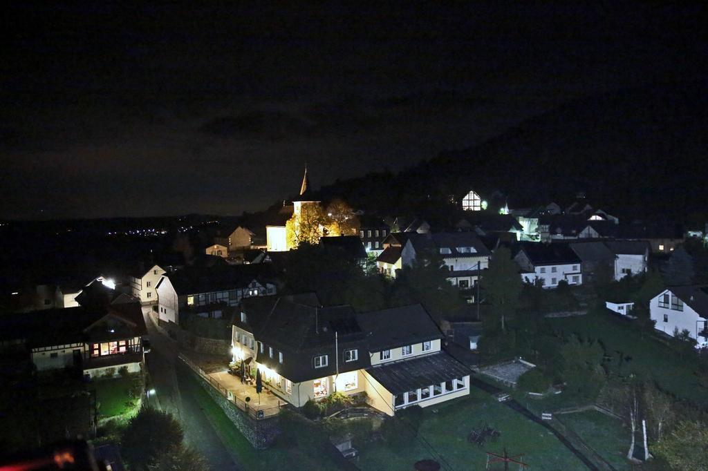 Gasthaus Zur Burgschaenke Otel Aremberg Dış mekan fotoğraf